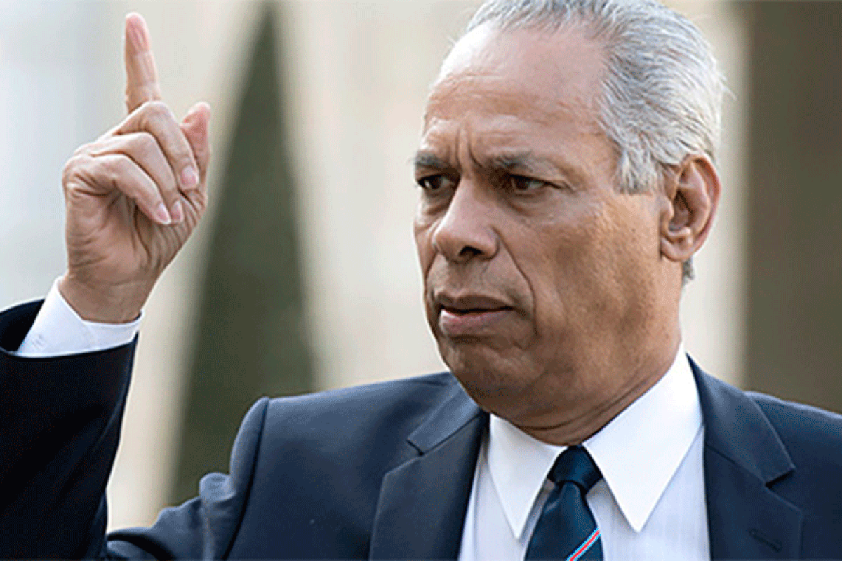 Taxe aérienne : Le sénateur guadeloupéen Victorin Lurel prend position et écrit au Ministre délégué aux Transports