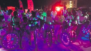 Bike Liton &quot;Bikes with lights at night&quot; : Parade colorée et bonne ambiance !