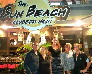 Au Sun Beach Clubber Night : Une nouvelle bonne table sur la place du Village …