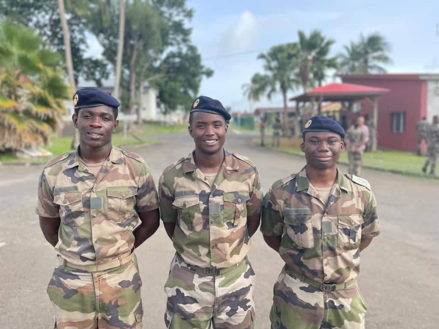 Trois des cinq jeunes Saint-Martinois engagés au RSMA Guadeloupe, qui défileront sur &quot;la plus belle avenue du monde&quot;, ce jeudi 14 juillet. 