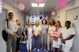 Dr Laruelle, oncologue responsable de l’unité, Mme Wilda Angerbil, Infirmière, Anne Calais, Directrice par interim, Slimane Boussekhane, Directeur financier, Christelle Nerzic, Directrice des soins, Nathalie Perisse, Directeur des services économiques, Valérie HEAS, DRH et Bernard Berlou, Ingénieur