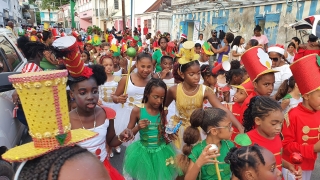 Samedi, la Parade des enfants a insufflé la magie de Noël dans les rues de Marigot