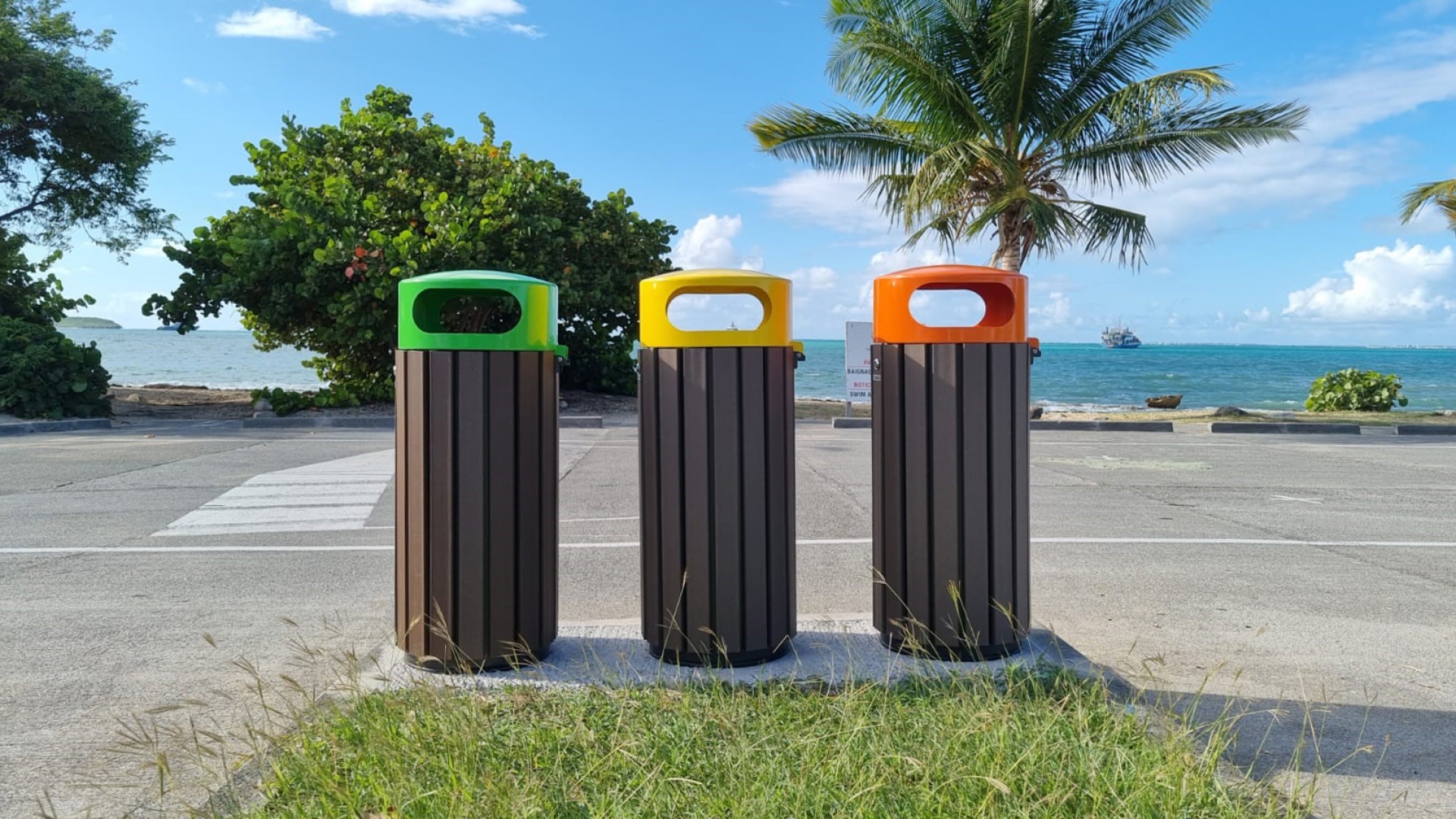 Installation de corbeilles de tri sélectif sur la voie publique