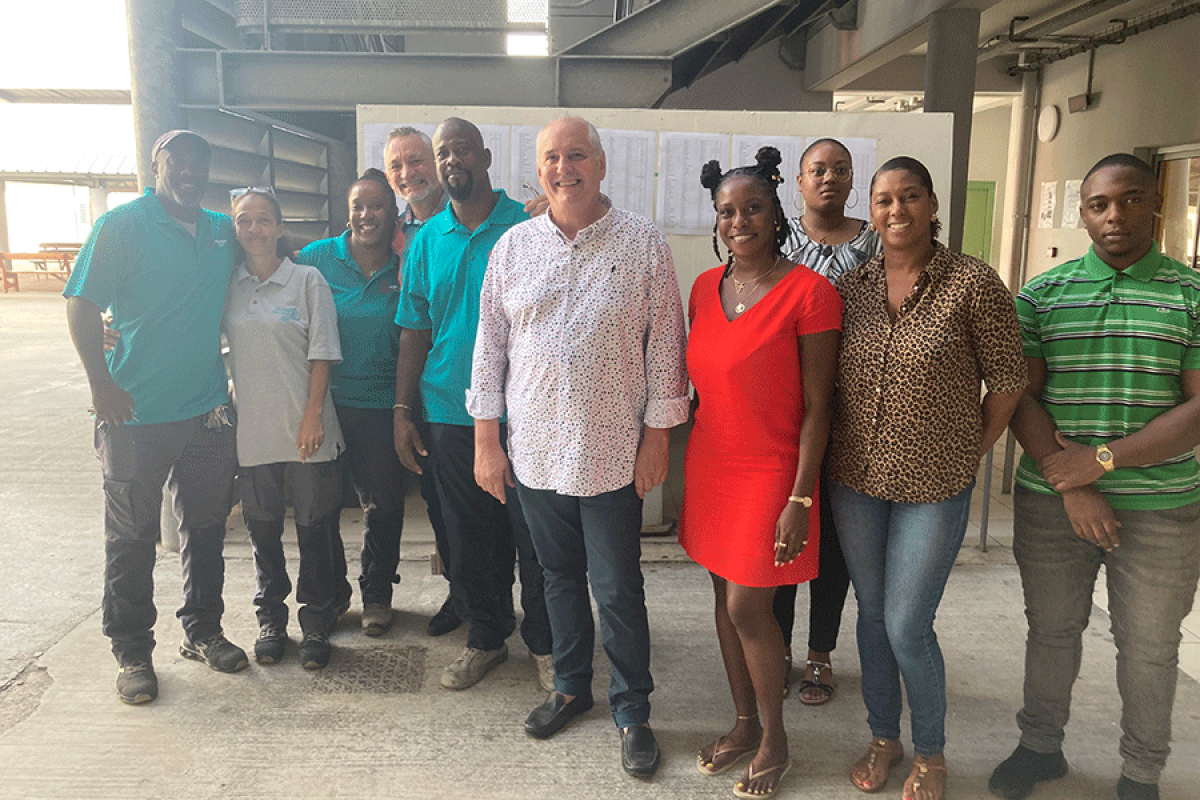 Laurent Chabassier (au centre), le nouveau proviseur du Lycée Robert Weinum et l'équipe encadrante.