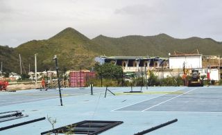  Les travaux de réhabilitation des courts de tennis  du stade Albéric Richards sont en cours