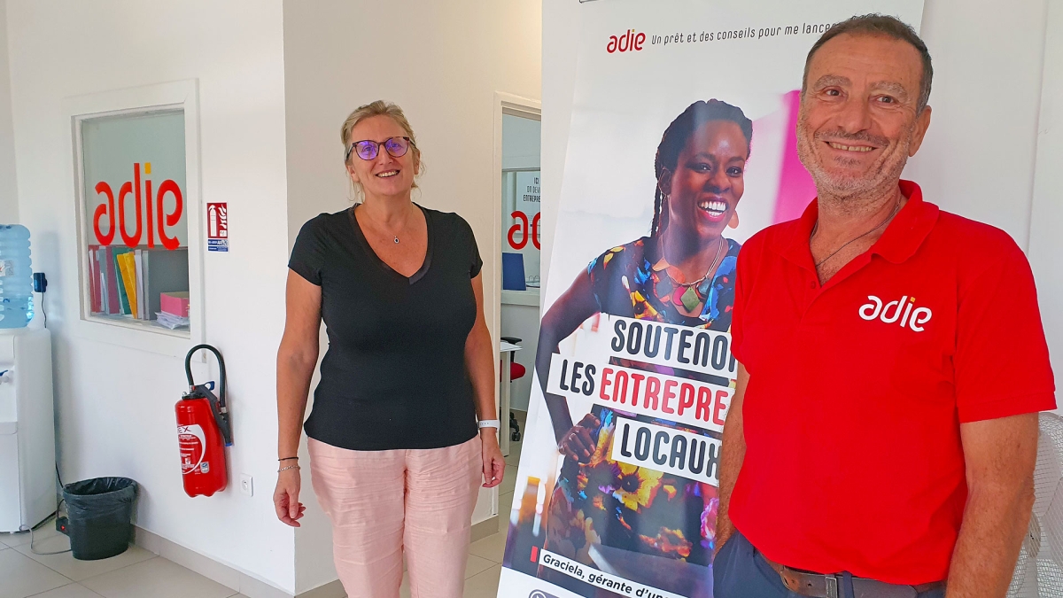 Tamara Guistinati, déléguée territoriale adjointe de l&#039;Adie Saint-Martin et Yves Farinas, bénévole de l&#039;association.