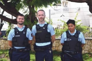 Eric, 27 ans, Christophe, 42 ans et Carla, 22 ans, font partie des 73 gendarmes réservistes arrivés à Saint-Martin le 23 septembre dernier. Leur mission est de trois mois.  