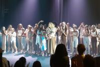 Standing ovation pour les 50 danseurs de la Company Ö &amp; Co