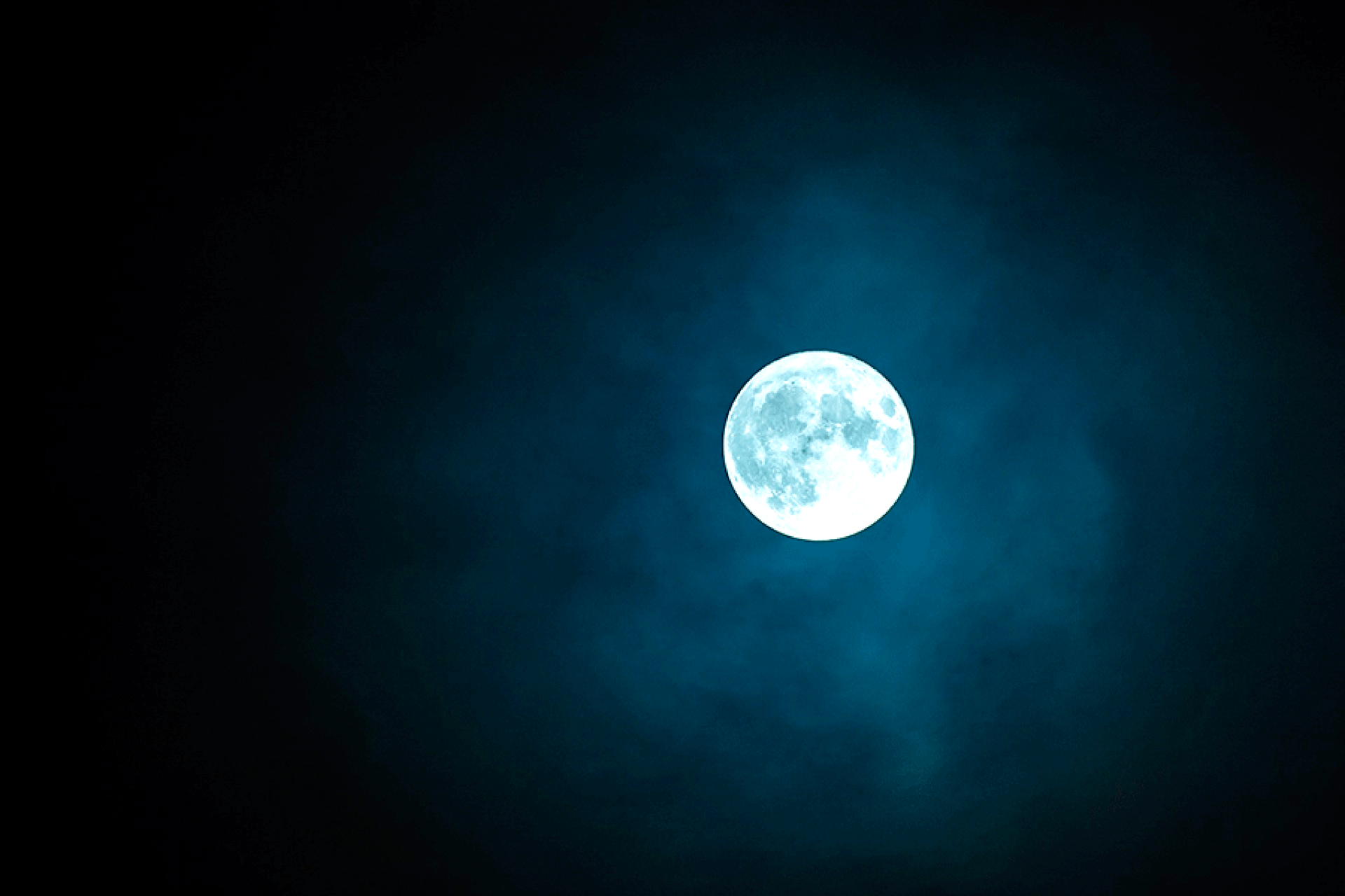 Pleine lune : a-t-elle vraiment des effets sur notre corps ?