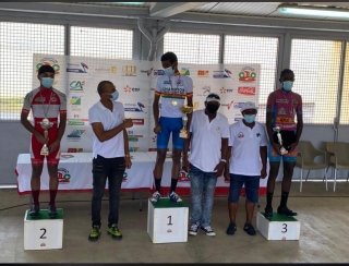 Dyclai Nagau Grell après avoir remporté le contre la montre cycliste lors des Chrono de l’Avenir en début de mois, vient d’être sacré champion de Guadeloupe 2021 en catégorie cadet. Le jeune saint-martinois évolue à l’Association Sportive de Marigot (ASM).